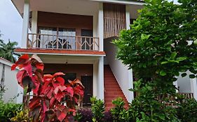 Hotel Exotica Squares